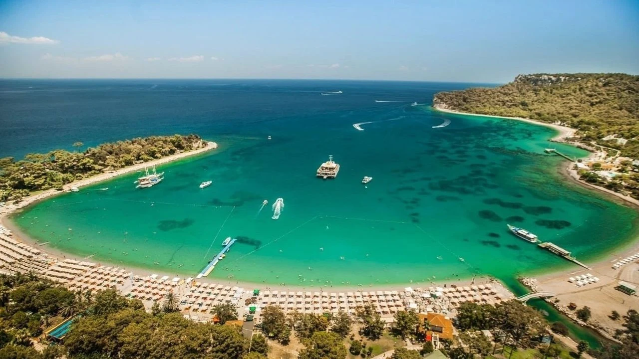 Kemer’de Tatil İçin En İyi Otel ve Plaj Rehberi