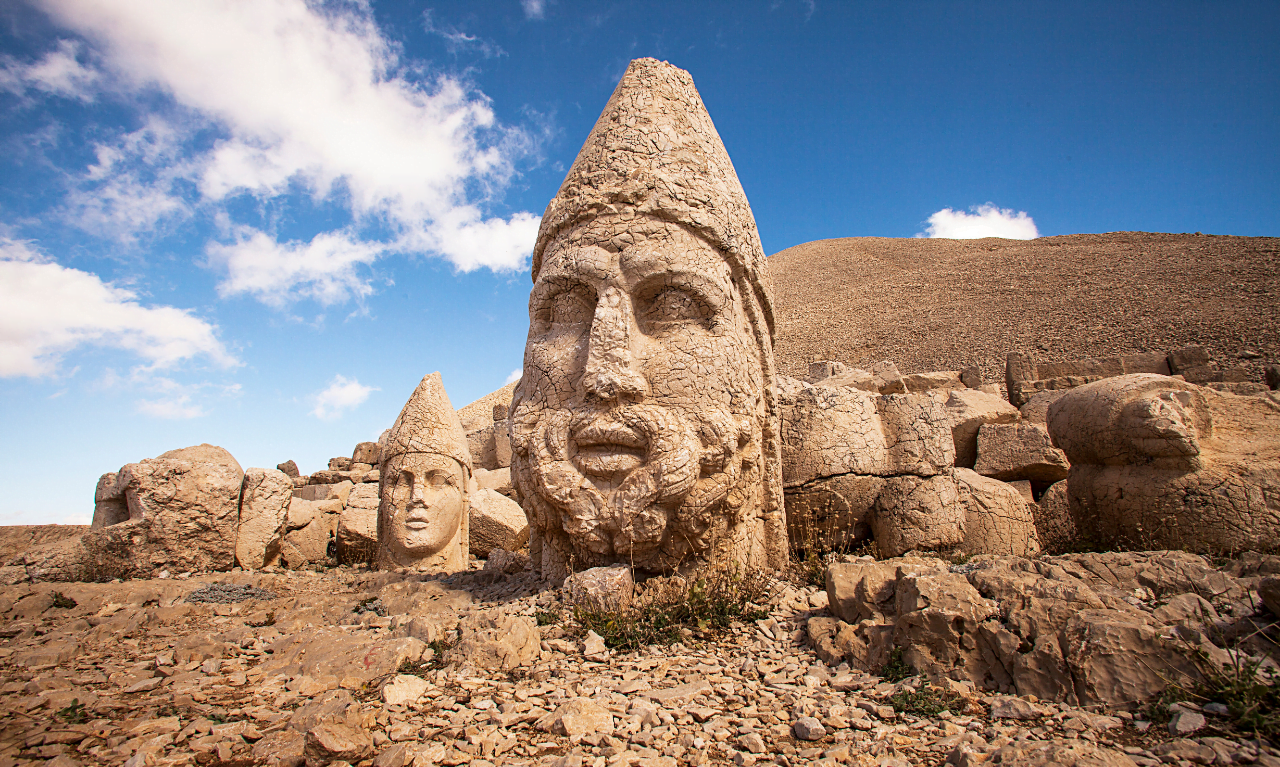 Nemrut Dağı – Tanrıların Dağı’nda Güneşin Doğuşunu İzleyin